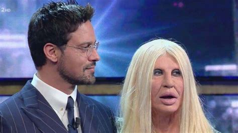 donatella versace imitazione|Donatella Versace e Gabriel Garko .